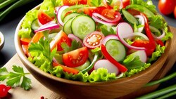 Salata Mixta ( salata verde , rosii, ardei , castraveti, ceapa)